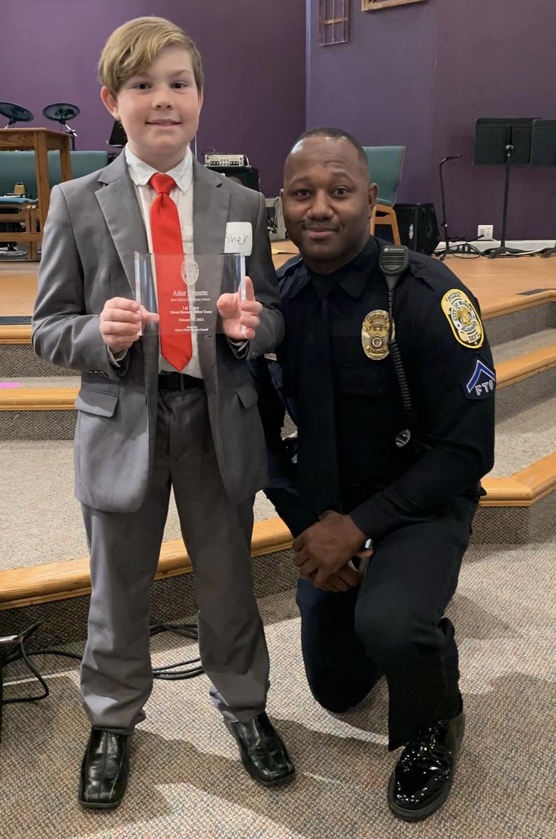 HooverPD's tweet photo. #FeelGoodFriday 

Y'all.  

You have to take a few minutes and read about the special relationship between Asher and School Resource Officer "CJ" Acoff.

You will not be disappointed.

#hooverpd #welovethisjob #SROsMatter @NASRO_Info @taasro https://t.co/7z0AFWSOxT