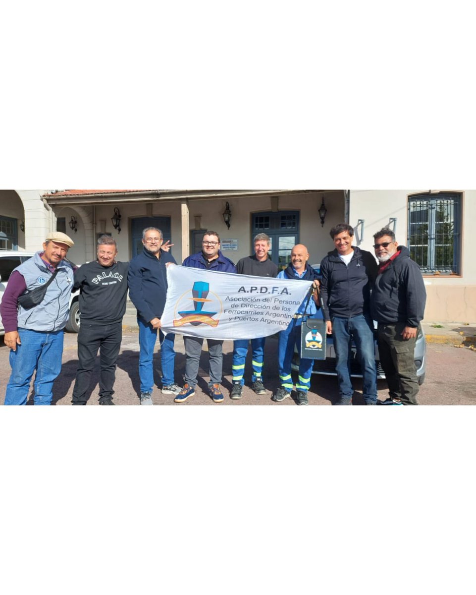 apdfanacional's tweet image. A.P.D.F.A, estuvo presente en la ciudad de Olavarría, con la presencia del Secretario General Adrián Silva, integrantes de Comisión Directiva y autoridades de la Comisión Ejecutiva de la Seccional FerroSur (Roca)
@ApdfaAdrian 
#apdfa #sindicato #ferrosur #olvarria
