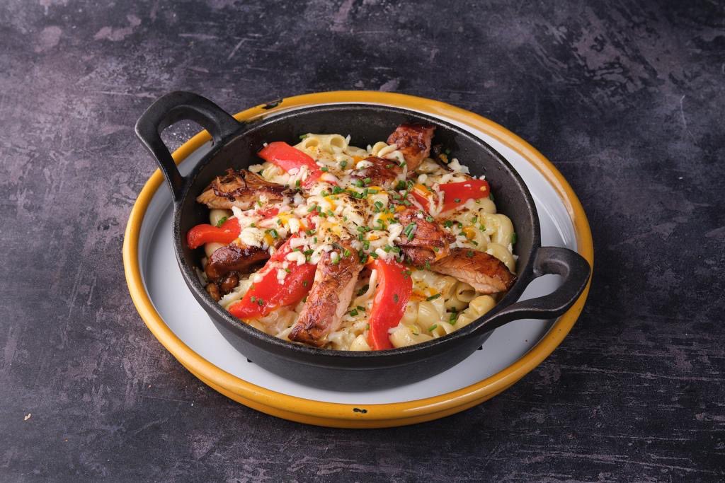 BUNSLONDON's tweet photo. Make sure to stop by to taste delicious dishes like this and many more at your favourite! 💫 https://t.co/a6j22o8tCI