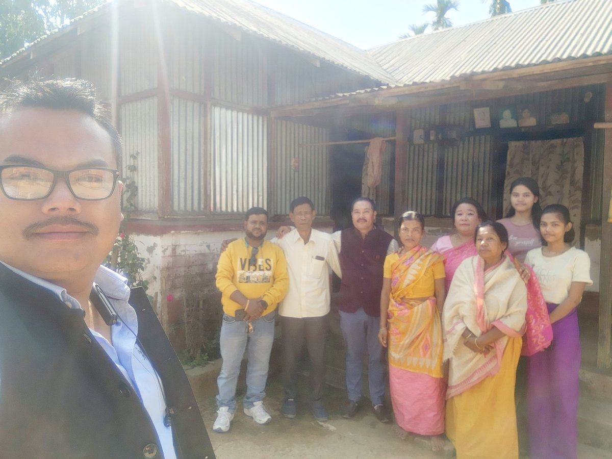 NNongpok's tweet photo. Another beautiful day to start with beautiful Smiles and beautiful people...

Spreading positivity and of course spreading #BJP all around 😊
#BJP4Tripura #love4indigenous #BJP4IND 
@Tejasvi_Surya @RajuBistaBJP https://t.co/xknSai5q4q