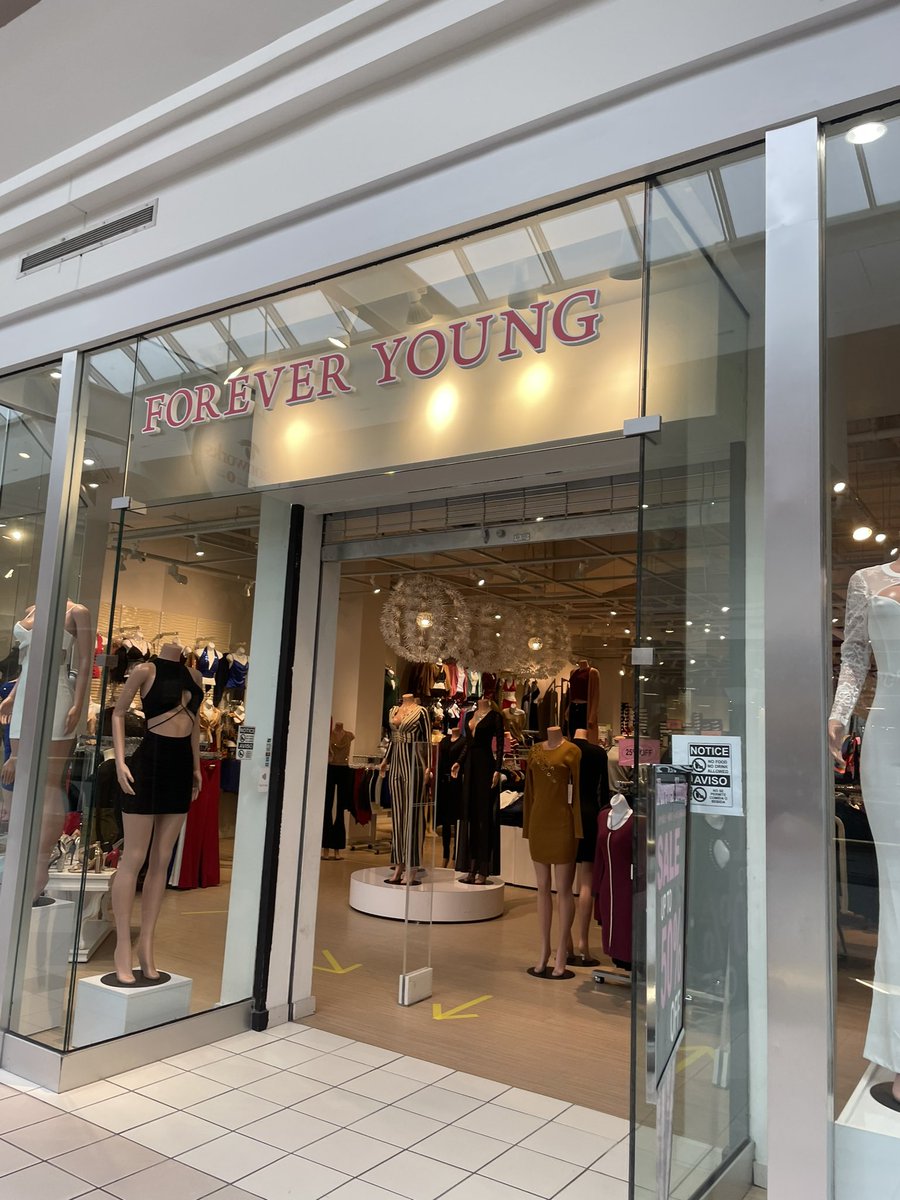 there is not a single real store in the square one mall lol