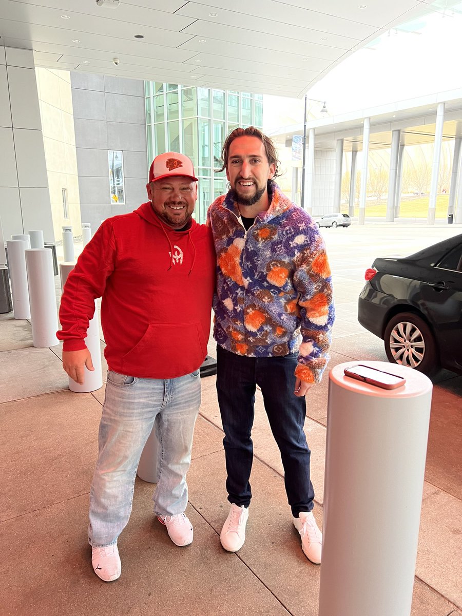 Great to meet you!!! You are one hell of a good guy, thanks for stopping to take a picture.