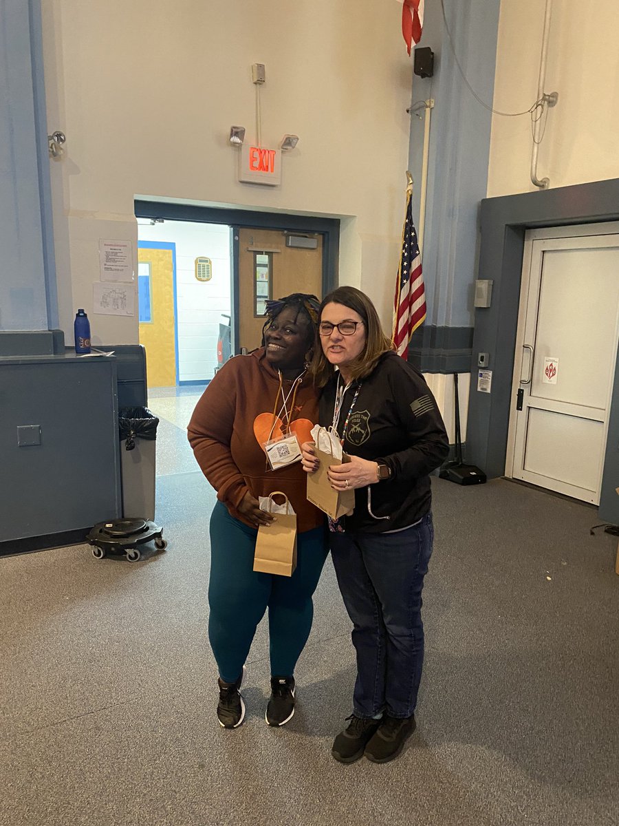 KimKcheesman's tweet photo. Thank you to @AVID4College for the great gift cards for our teachers!! #woodburypride #woocamp https://t.co/VbJx7UzCBQ