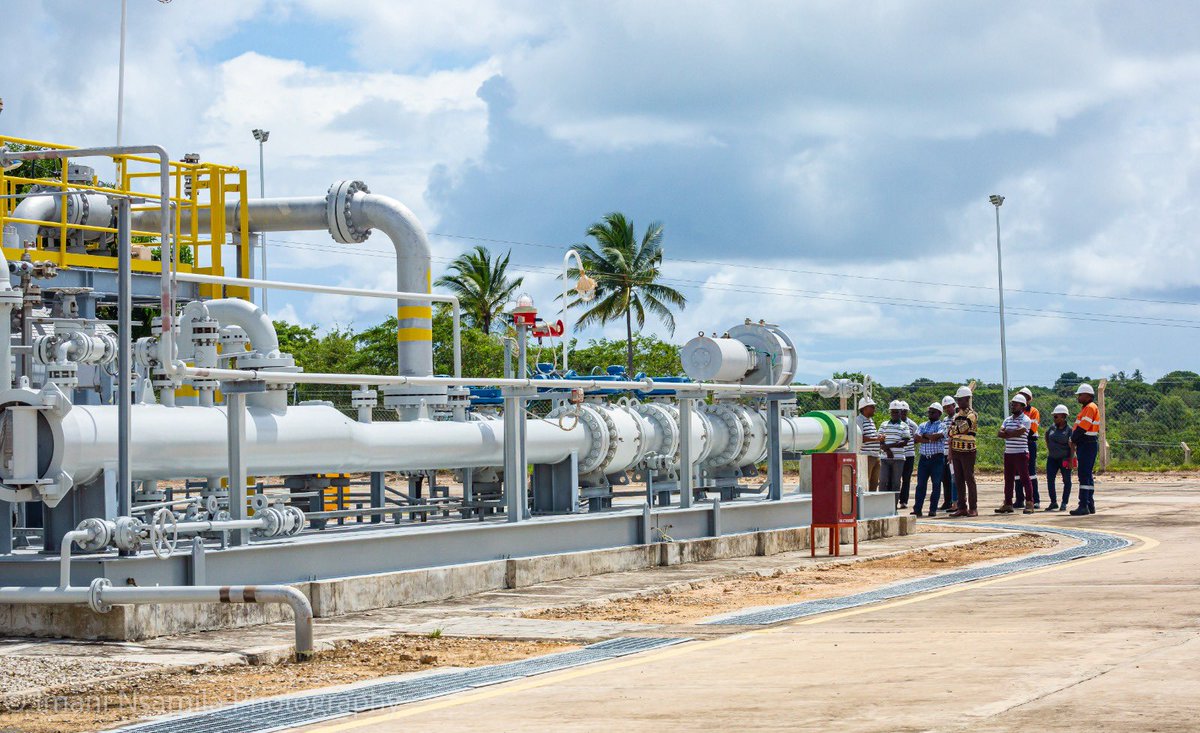 MahimbaliK's tweet photo. #Tanzania needs more investments in the energy sector.
#KeyNumbers:
1.Tanzanian population: 61M
2.Maximum electricity demand: 1,366 MW
3.Installed capacity: 1,816 MW
4.Ambition by 2025/26: 5,000 MW
5.South Africa Population: 59M people
6.South Africa installed capacity: 64,500 MW https://t.co/cdExsf00uR