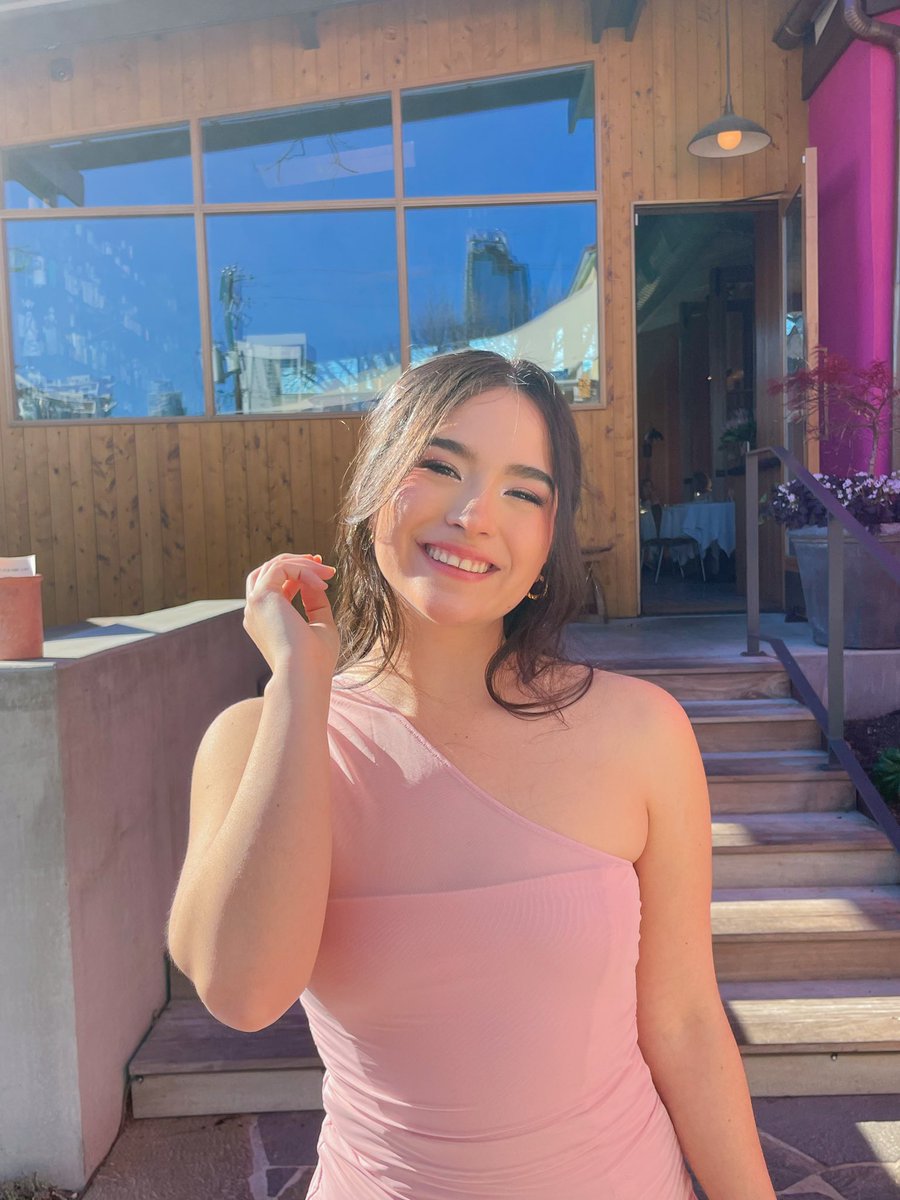 Karebear 🐻🌈 tweet media