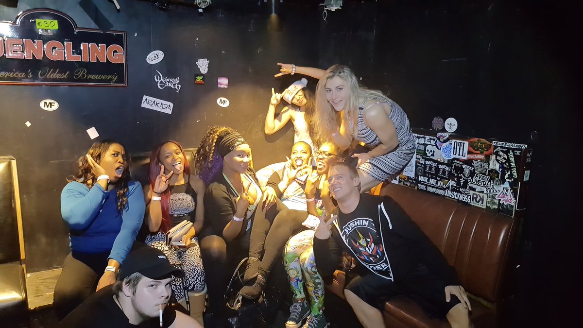 Glitterlicious's tweet photo. We are all in different parts of the world, doing different things with our lives and have a grown so much since these photos were taken... but I'll never forget the memories of sharing my love of #wrestling with a bunch of other creative, talented, amazing-ass mofos. 😏❤ https://t.co/GJwYcBzzWk