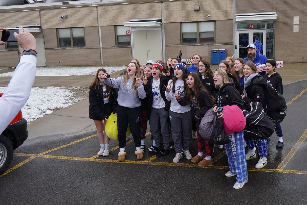 Safe travels to <a href="/KenGIHockey/">Ken-GI Girls Hockey</a> as they hit the road to Utica for the state girls hockey tournament. They play tonight at 8 p.m. in the semifinals. The students at Grand Island High School sent them off this morning in the Viking Mall.