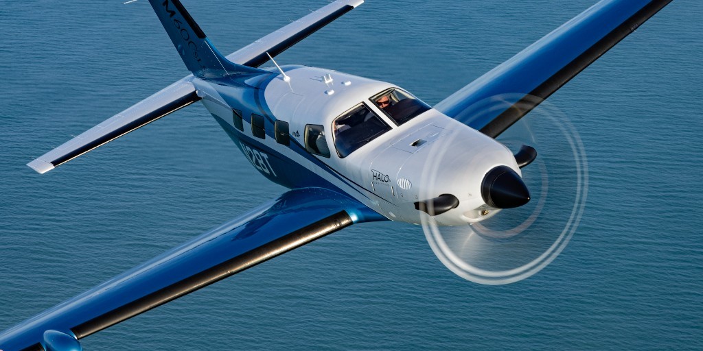 piperaircraft's tweet image. Cleared direct into the weekend 🤩 #M600SLS #PiperAircraft #Turboprop #PA46 #Airplane #AVGeeks #Weekend #Adventure 📸: Jim Barrett Photography, ✈️: Bobby Hambrick