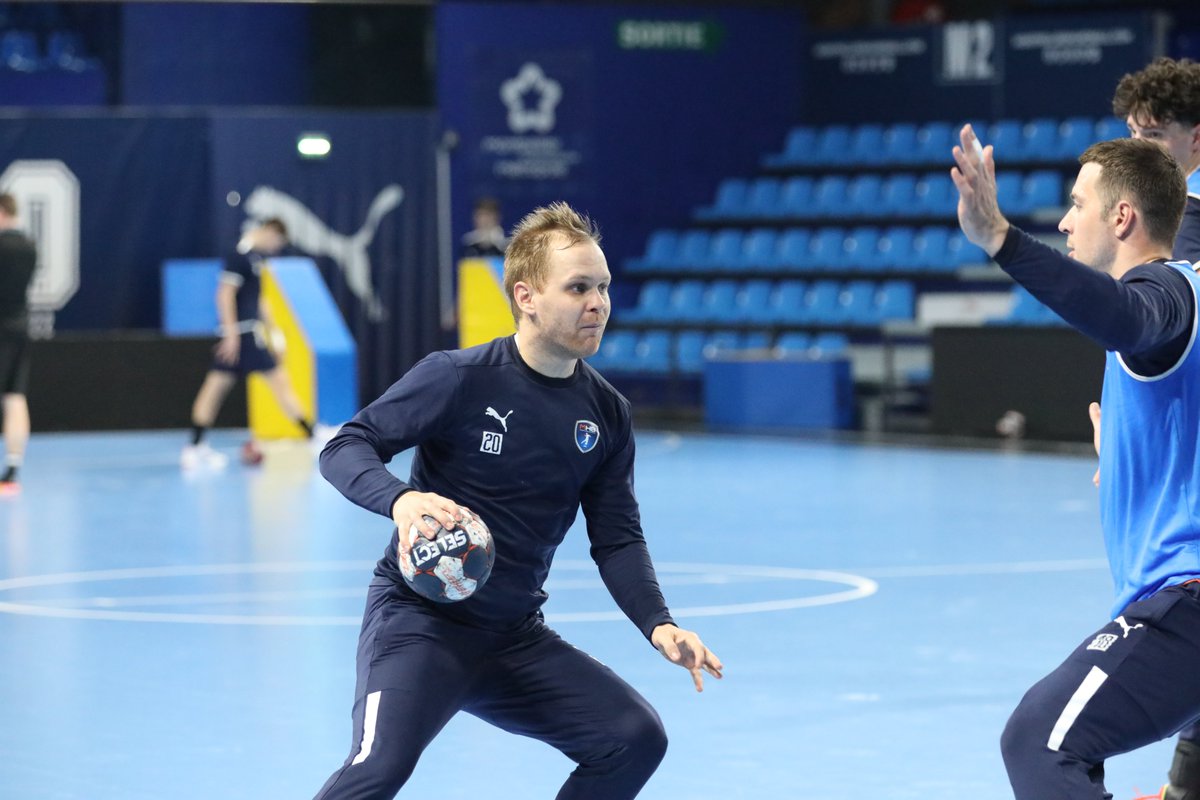 mhbofficiel's tweet photo. 📸 𝗖𝗮𝗽 𝘀𝘂𝗿 𝗹𝗲 𝗱𝗲𝗿𝗯𝘆 𝗮̀ 𝗡𝗶̂𝗺𝗲𝘀 !🔥
J-1 avant #USAMMHB... Allez Montpellier ! 🔵⚪ https://t.co/31vxq3jgIT