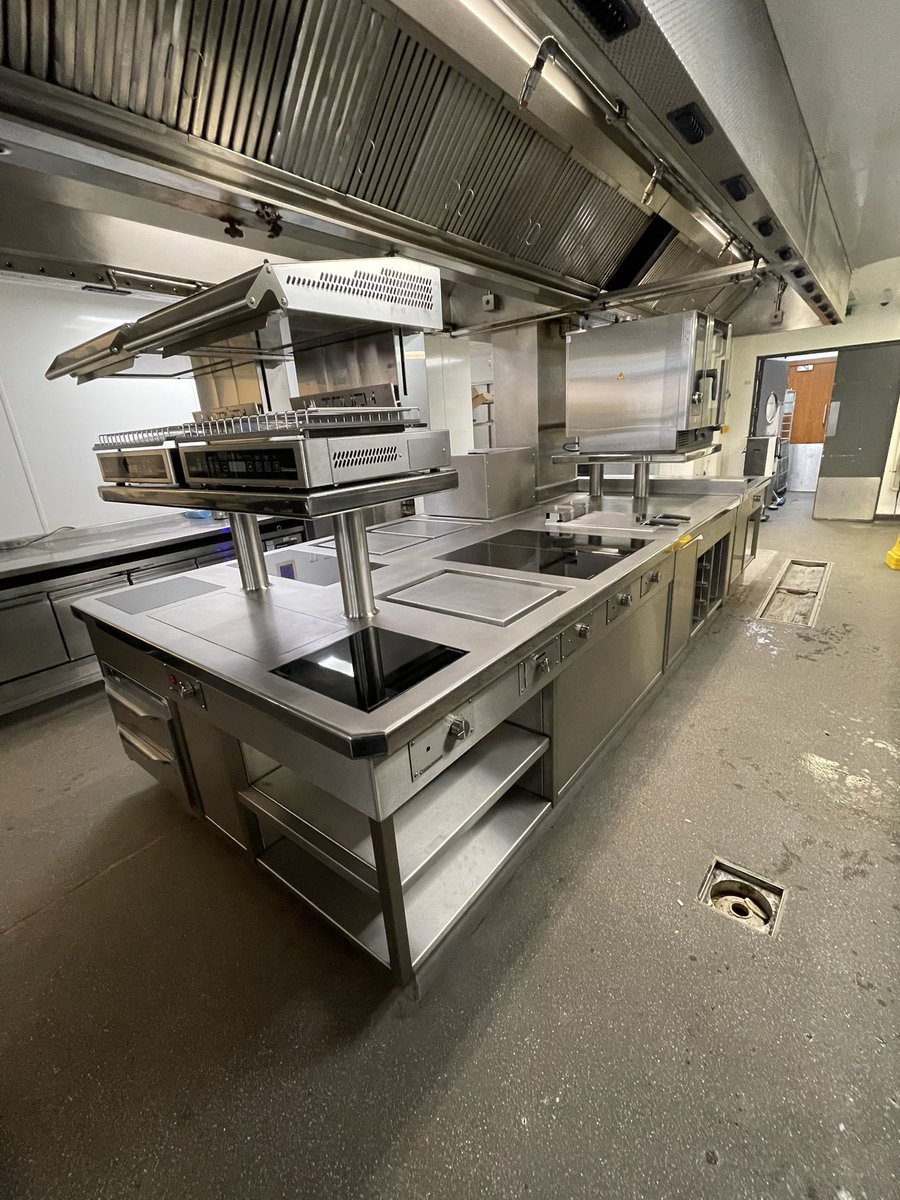 GeoffSnelgrove's tweet photo. A weeks hard graft in Manchester and the kitchen goes from gas to clean cool electric with a little bit of charcoal. Efficient @ChefsloveAdande adds to the #induction energy savings https://t.co/860MkQ5s3q