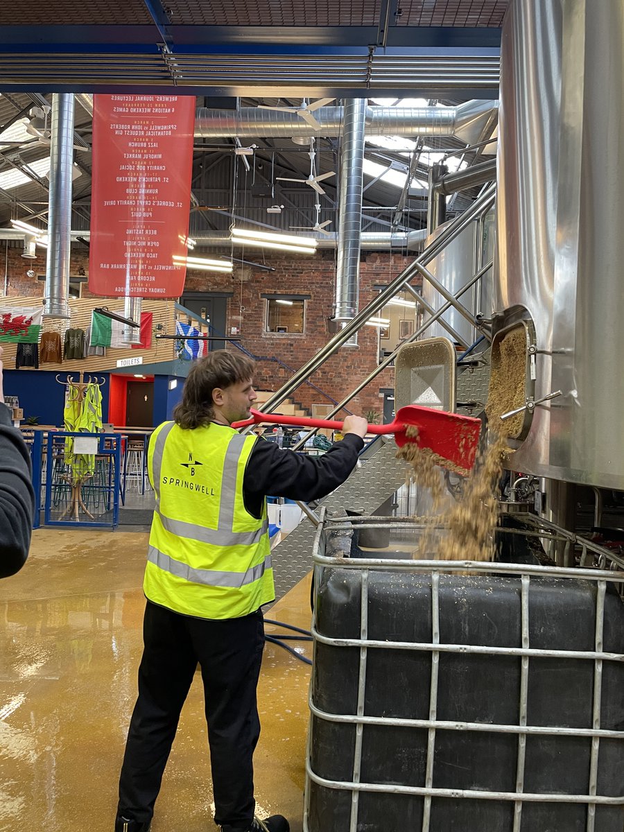 NorthBrewCo's tweet image. Welcome @atticbrewco!

Today we had Sam + Tim over, + we've cooked up the BIGGEST, JUICIEST DIPA EVER! 
Dry hopping with 23g/litre - Eclipse + Vic Secret
+ the trippiest artwork from @foldagain 

👀Keep your eyes peeled for more info coming over the next few weeks👀