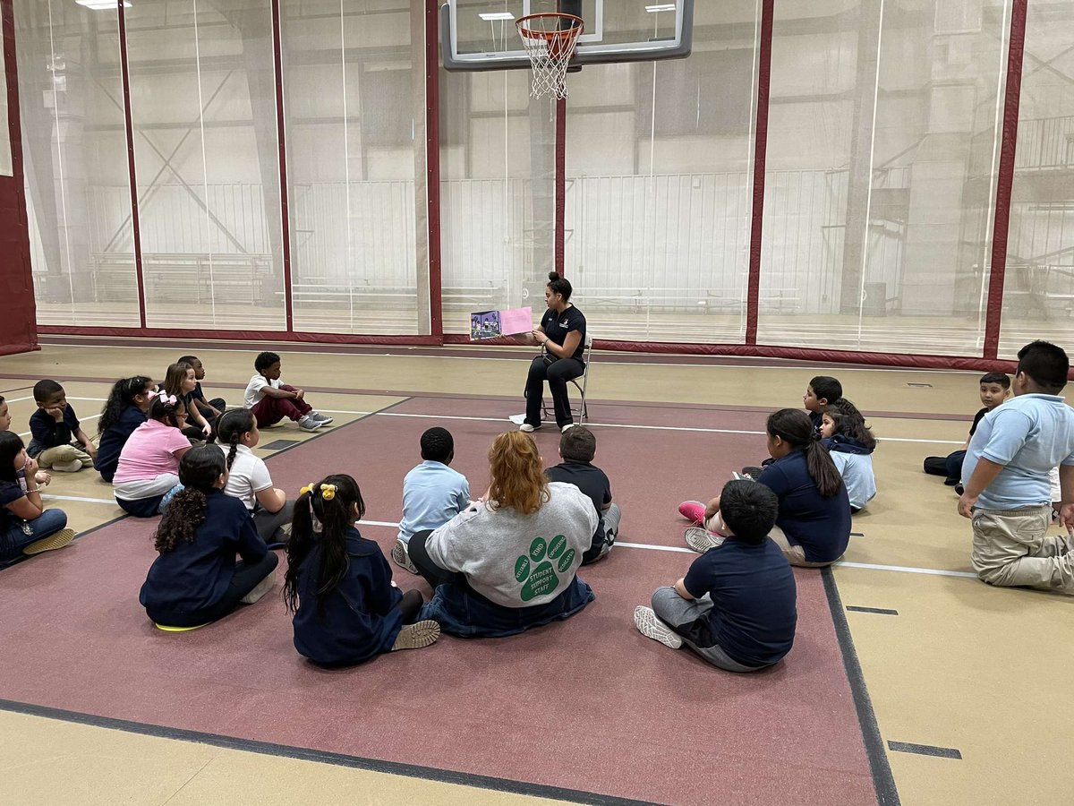 A big shout out to junior Kayla Madden serving as a volunteer reader in the National African American Read-In event <a href="/SpfldCollege/">Springfield College</a>. 

<a href="/KaylaMadden101/">Kayla Madden</a> read to 2nd grade students from Springfield Public Schools to celebrate diversity in literature during Black History Month.