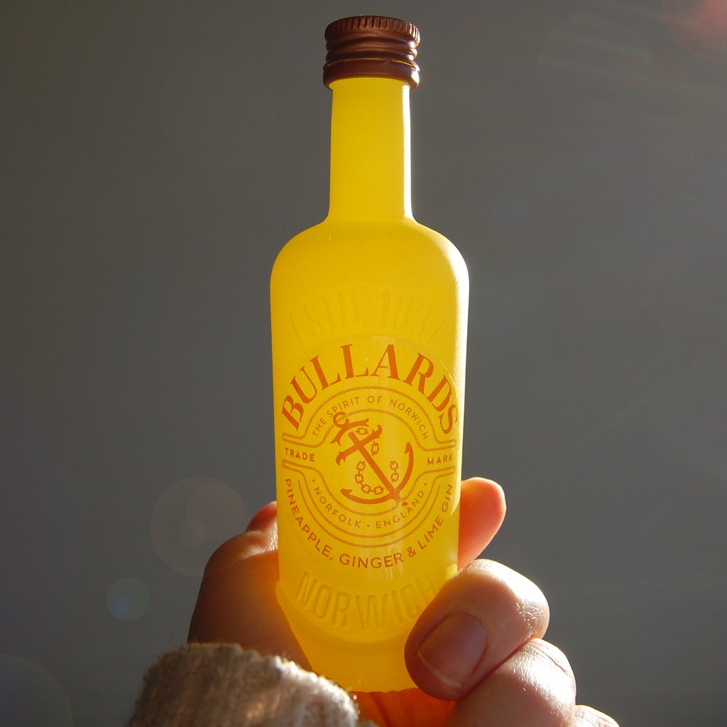 It's a bit gloomy out there today and we could use a little bit of sunshine! Pineapple, Ginger & Lime Gin will have to do for now! 🌤️ Shop online now: bit.ly/3YZBxN1 Or visit us in @jarroldnorwich to sample!😎