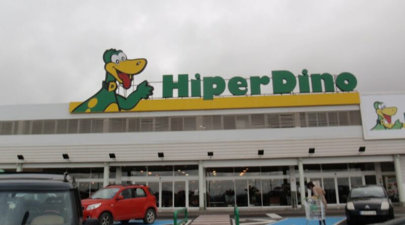 Hiperdino invierte 18 millones € #supermercado en Arrecife
Una #TiendaEcoeficiente utiliza frío transcrítico de CO2 en los sistemas d refrigeración y posee un sistema de telegestión para controlar el encendido y el apagado de la iluminación, rótulos y AA 
distribucionactualidad.com/hiperdino-invi…