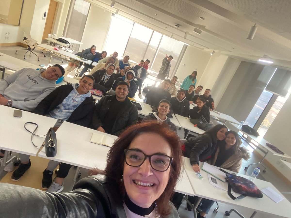 The Minister of Science, Technology and Higher Education, Elvira Fortunato, visited the new NOVA campus in Cairo. In the photos, she is accompanied by NOVA Vice-Rector, João Amaro de Matos, and NOVA Cairo director, Francisco Caramelo. 

🟢 unl.pt/nova/nova-cairo