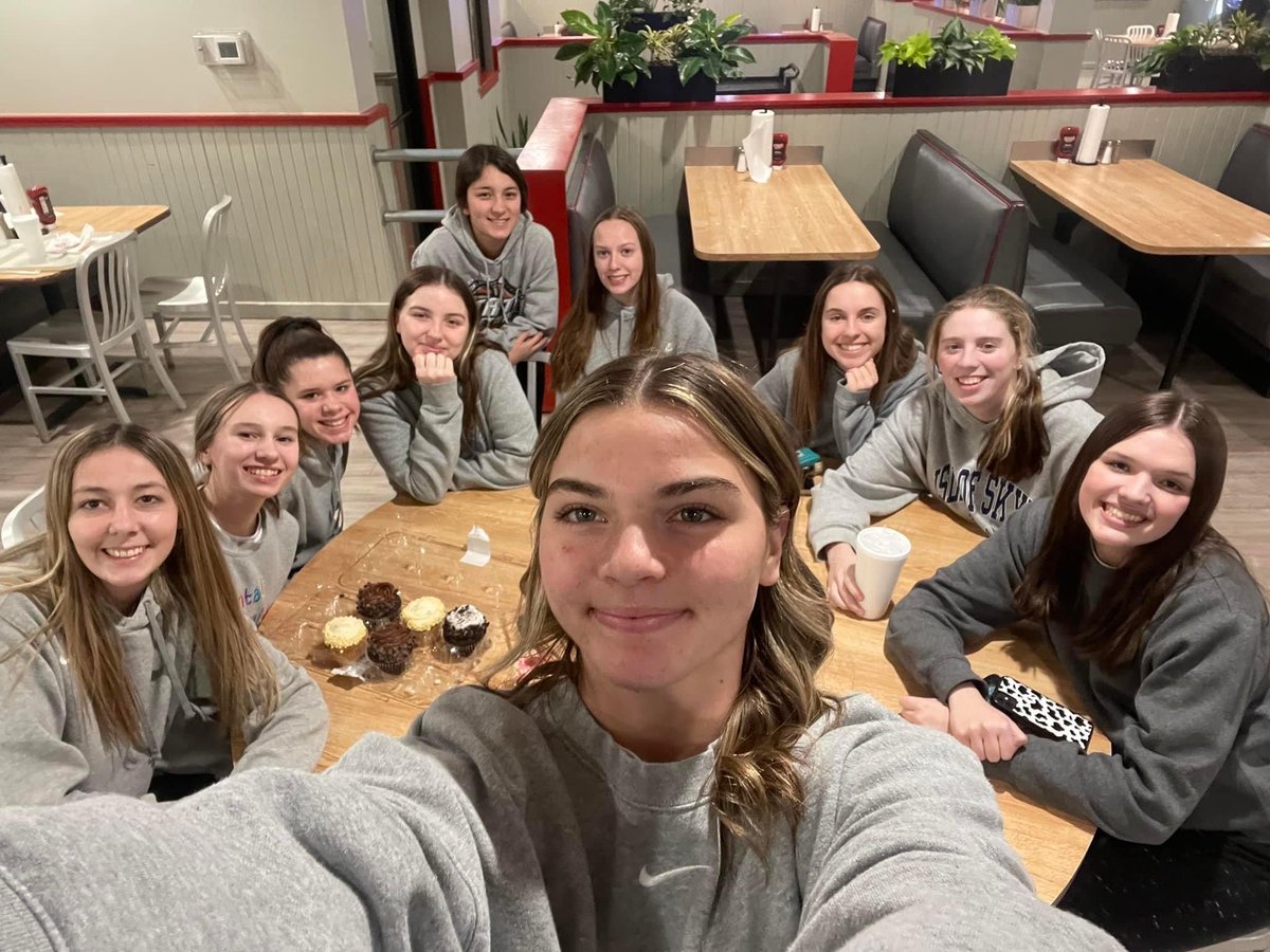 Escape room action and dinner before playoffs. Great team might!  ⁦<a href="/ashtynnbarnett/">Ashtynn Barnett</a>⁩ ⁦<a href="/Hailey_k30/">Hailey</a>⁩ ⁦<a href="/addisonrae_40/">Addison Harris</a>⁩ ⁦<a href="/BrowningHalyn/">Halyn Browning</a>⁩ ⁦<a href="/HarleeJonesss/">Harlee Jones</a>⁩ ⁦<a href="/MaggieVinson26/">Maggie Vinson</a>⁩ ⁦<a href="/KatieVinson26/">Katie Vinson</a>⁩