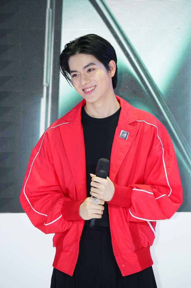 IAmYorch_TH's tweet photo. ก็เธอน่ารักจนเกินต้าน 😍
#yorch_yongsin #ยอร์ช
#oneplus #oneplusth #oneplus11
#oneplus115G #shapeofpower
Cr. One Plus 🙏🏻 https://t.co/2U5DISylDG