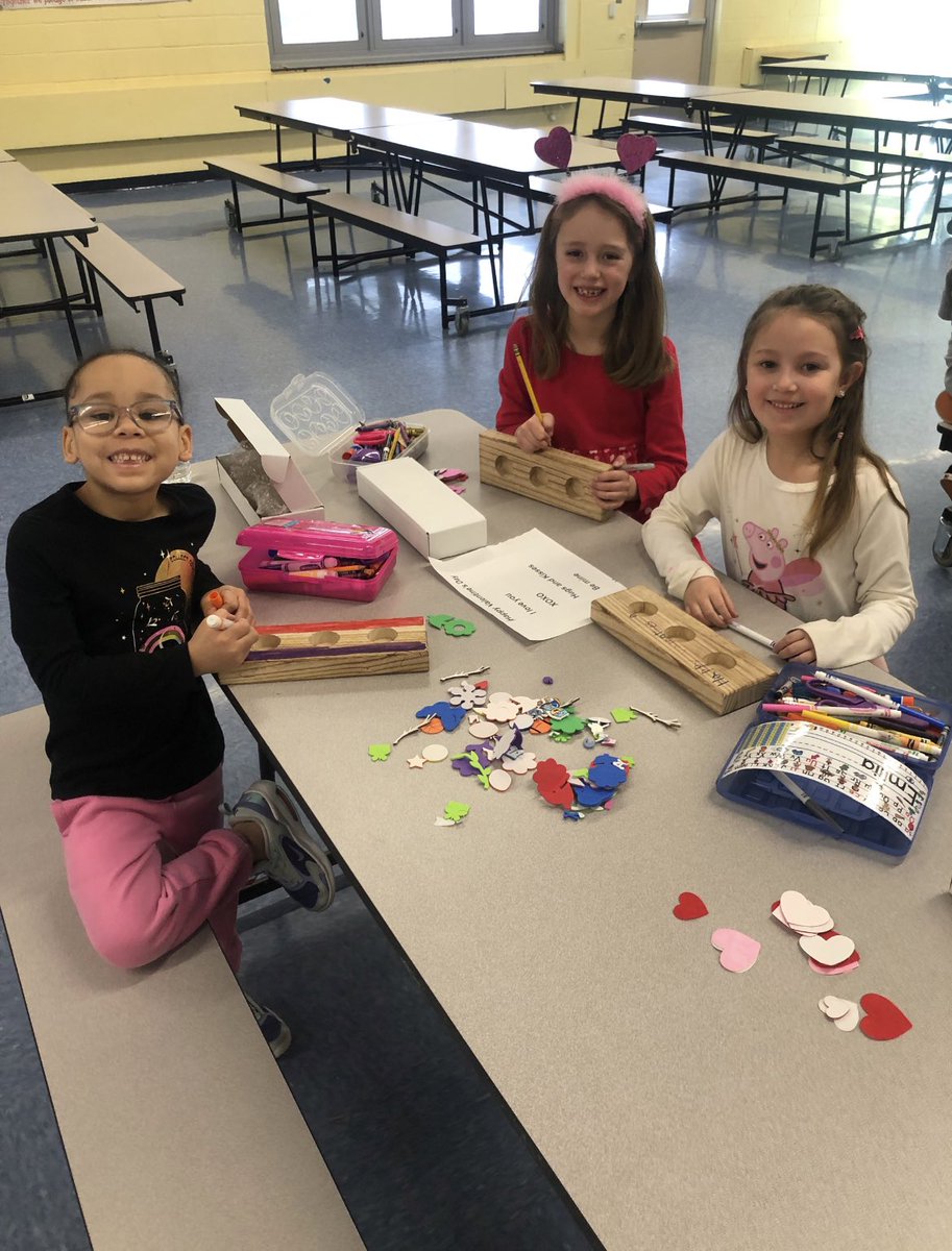 _anmontano's tweet photo. Candle-holders made by 1M &amp; 1R! 😍👏🏼Our entire first grade loved this hands-on activity led &amp; prepared by generous family members. What a beautiful keepsake! #AtTheRox https://t.co/Pf5Qpglt1K