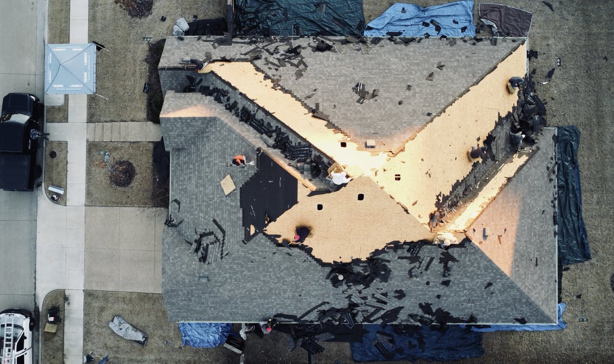 Another early morning Texas Legacy roof install in Rockwall, TX. Stay tuned for the beautiful finished product! #Roofing #CleanDeckInstall #SuperiorService