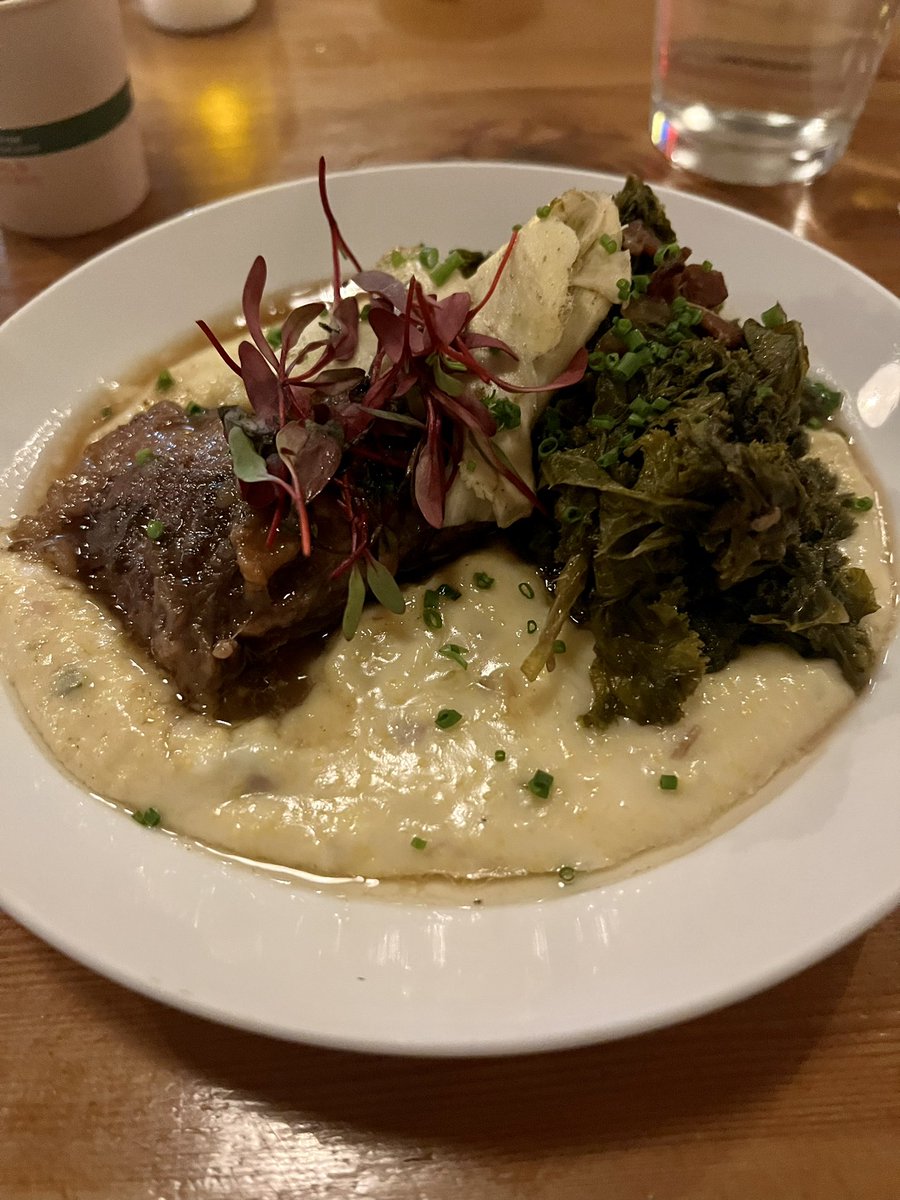 OutdoorsAlexa's tweet image. Got invited to a 5 course Chefs dinner w/ a tour at @citizencider and it did not disappoint 🤤 #eatlocal #ciderpairing #vermont