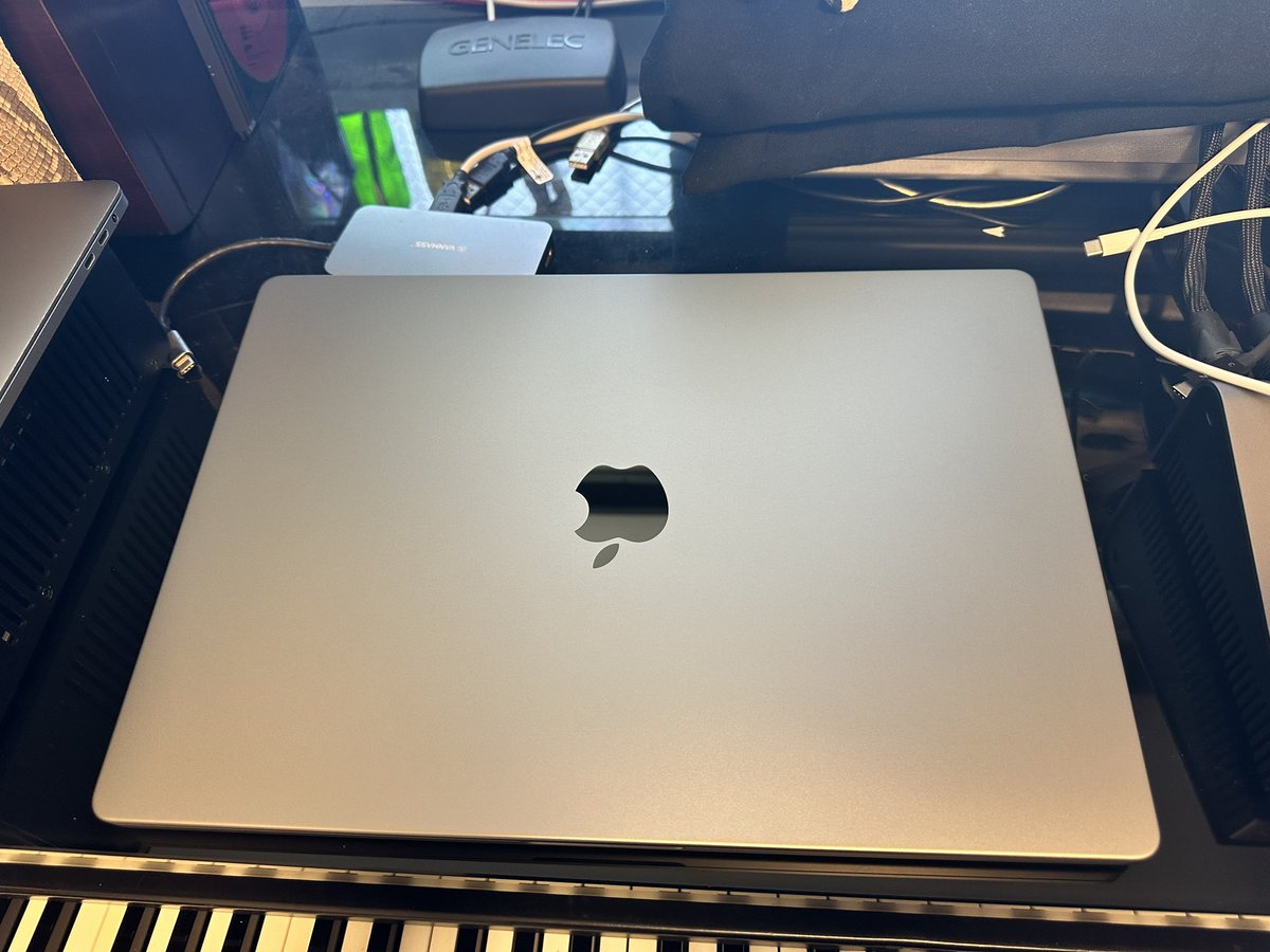 shinya_0820's tweet image. 新MacのPluginインス祭り完了😁
前回はデータ全部移行したけど今回は余計なデータ移行したくなかったので手動で必要なものだけ！
ViennaもMelodyenもwavesも ozoneも BFD3もUVIもNAもUADもメインで使ってるのは全部無事鳴らせた🤩
凄く良いM2 MAX！
96GBでモンスターみたい…🧌
#MacBookPro16
#M2
#MAX