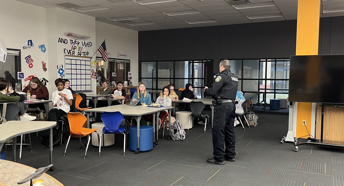 Today’s Valen-Crimes activities included Officer Horvath speaking about his workin the police force and Coach Vercher giving us a lesson in self-defense. It was a blast!!! 
#library #schoollibrary #selfdefense #libraryfun #morethanbooks