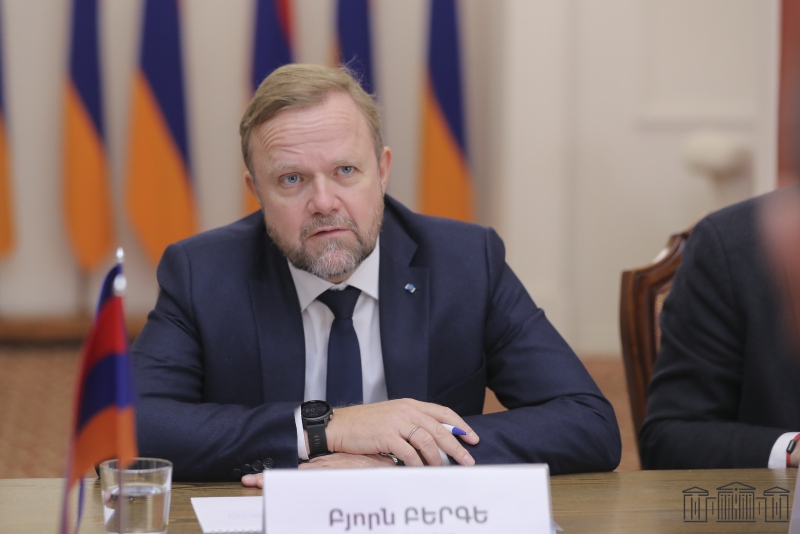 armrepcoe's tweet photo. Vice President of the National Assembly, Head of🇦🇲 Delegation to PACE @RubenRubinyan and the members of 🇦🇲delegation met with @DSGBjornBerge 

Parliamentarians drew the attention to #blockade of #LachinCorridor by 🇦🇿 and the humanitarian crisis in NK
More: https://t.co/V0Ciuileqp https://t.co/1goEjNuliJ
