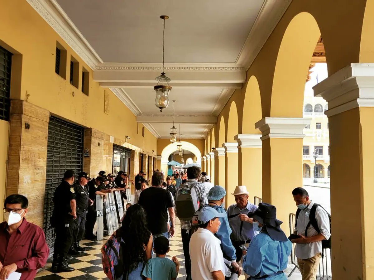 NachoCampora's tweet image. Fuimos a Lima con para conocer a través de distintas organizaciones sindicales y políticas la crisis que transita Perú desde el golpe cívico militar que terminó con la detención de Pedro Castillo en Diciembre de 2022.
#DinaRenunciaYa
#EleccionesGeneralesYa
#NuevaConstitución