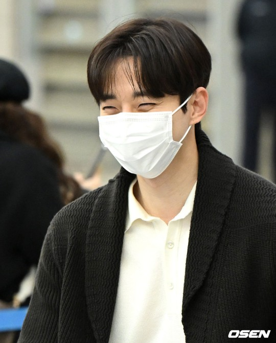 forleejunho's tweet photo. 230217

⚠️ React (😍/😆), Recommend, Share

#LeeJunho at Incheon Airport, back from Thailand
🔗https://t.co/hBtHmG3kOH
🔗https://t.co/5lZk8ifoc7
🔗https://t.co/RlJdkCfNXr
🔗https://t.co/w421m0d5Xa

#이준호 #Junho #준호 #2PM https://t.co/MRHOSlmiJP