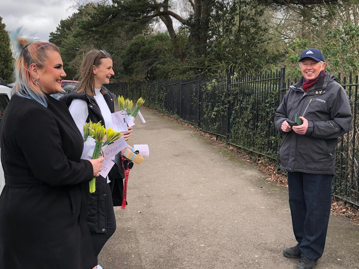 Sarah &amp; Tammy have had a wonderful morning meeting people in the community and spread some joy by gifting little bundles of daffodils ❤️😊 #randomactsofkindness #bekind #spreadjoy #community