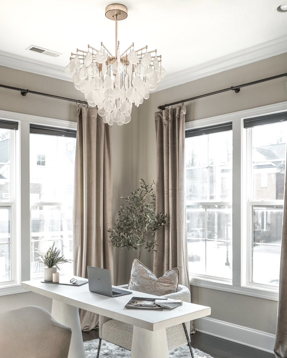 RathellDesigns's tweet photo. Happy Friday! As you sit in your office today don’t forget to speak positive affirmations into existence: You deserve a soft life. You deserve luxury, calm, peace, health, wealth, and serenity. #allisterproject #homeoffice 
.
#interiordesigner #rathelldesigns #dailyaffirmations https://t.co/oQOMCLLDAZ