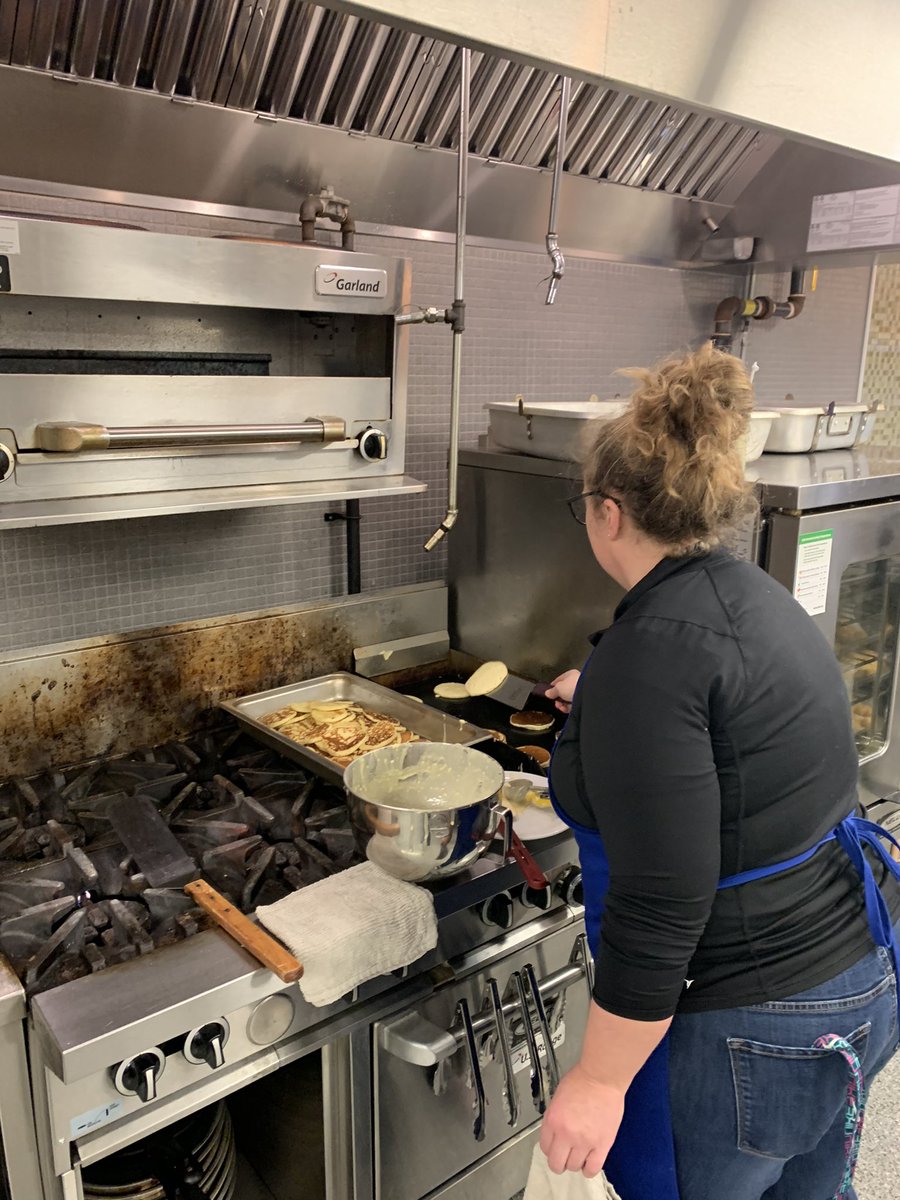 CobbGriffin's tweet photo. PJ staff in early this morning getting ready for our Grad breakfast. #PJThunderbirds @PJCSC @GEDSB https://t.co/T5iq640ewF