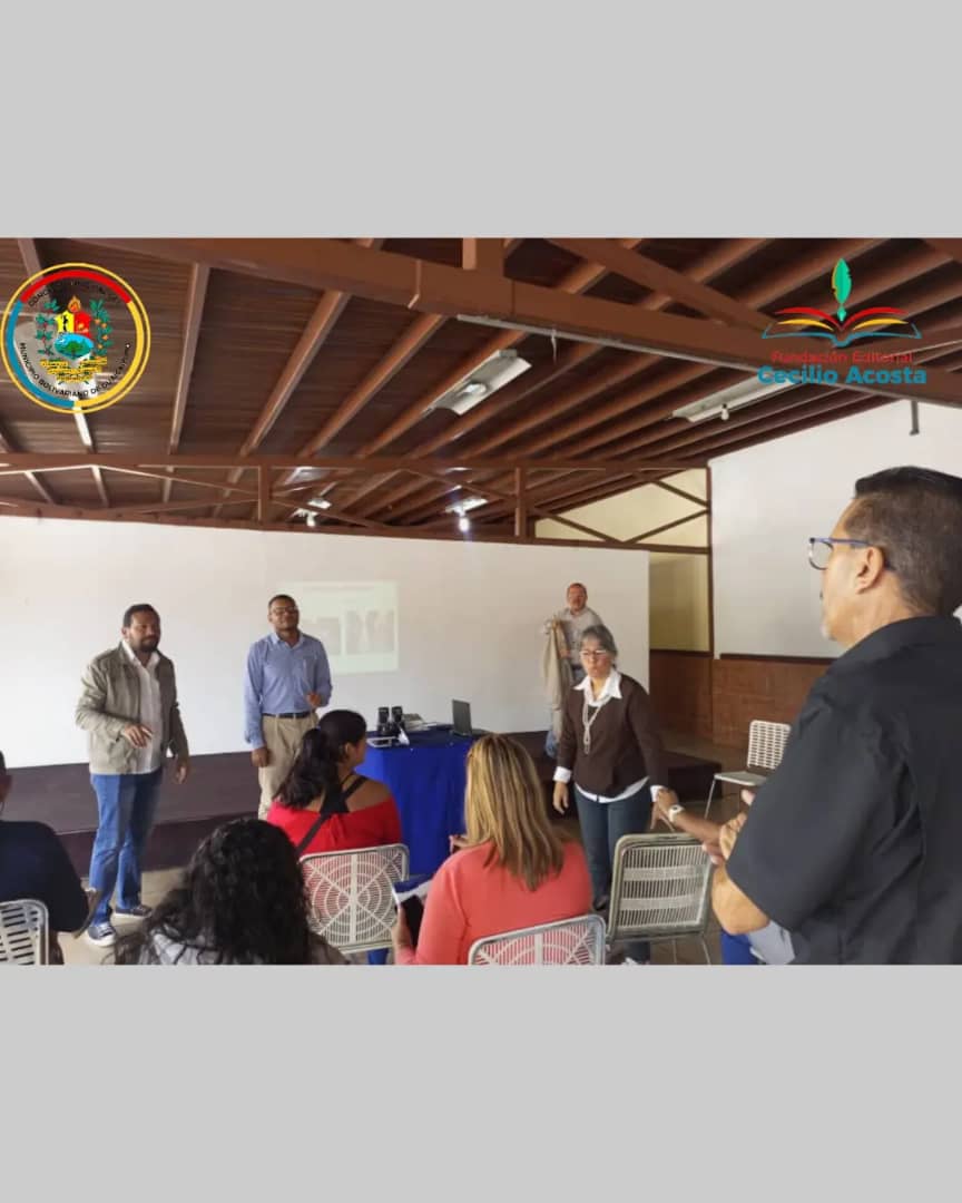fundeca2's tweet photo. #FormacionProfesional // trabajadores y trabajadoras del @concejoguaicaipuro reciben herramientas el mejoramiento en la Redacción de Informes Técnicos.
#fundeca #UnidosSomosMejores https://t.co/x4YIHoA7qW