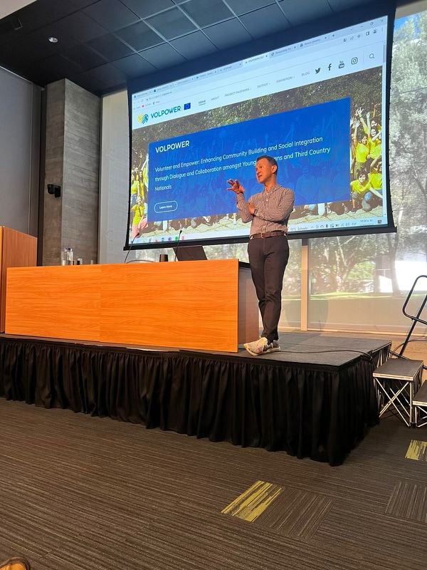 DRadProject's tweet photo. Prof. Korkut Umut made a presentation & had a talk with discussion at @ITESO #Guadalajara about #DRadproject & #Volpower mainly concentrating on the working packages & their context. The discussion also included talks about the importance of the projects #deradicalisation #DRad https://t.co/aXxqZh6m3Y