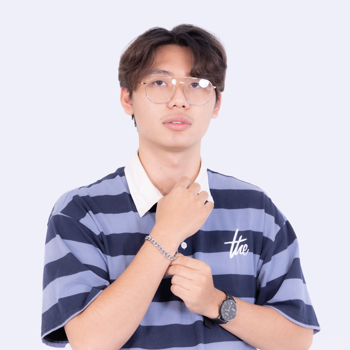 LAUNCHERFILM's tweet photo. BANK | Natheepat Wongpayak

Status : Assit Camera One LCF

Personal Profile
𝖨𝖿 𝗒𝗈𝗎’𝗋𝖾 𝗋𝖾𝖺𝖽𝗂𝗇𝗀 𝗍𝗁𝗂𝗌 , 𝗂 ���𝗈𝗉𝖾 𝗒𝗈𝗎 𝗁𝖺𝗏𝖾 𝖺 𝗀𝗋𝖾𝖺𝗍 𝖽𝖺𝗒.
ถ้าคุณกำลังอ่านข้อความนี้ ขอให้วันนี้เป็นวันที่ดีที่สุดของคุณ

#LCF #LAUNCHERFILM #ลอนเชอร์ฟิล์ม #DEBUT https://t.co/DP2ZXZSwm2