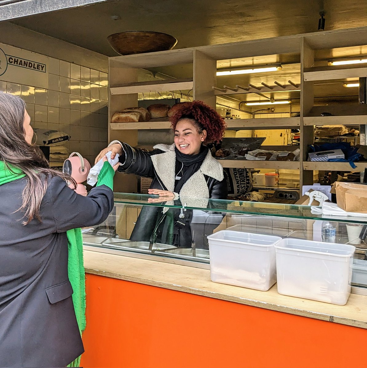 HumdingersFood's tweet image. The Soup Kitchen is so good, even our office staff can't resist 😋 
#soupkitchen #humdingers #feedinglondon #community