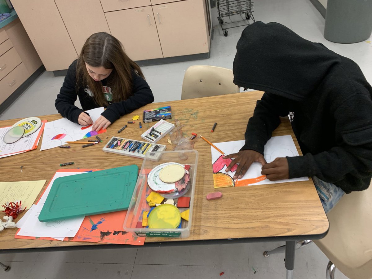 mrs_interdonato's tweet photo. Artists have been working hard to complete projects for display during Night of the Arts! Coming March 1! @HorizonElem89 https://t.co/UosSEueC7B