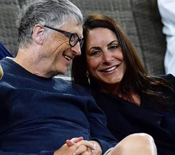 Lipstick Alley on Twitter "Bill Gates new girlfriend is Paula Hurd, a