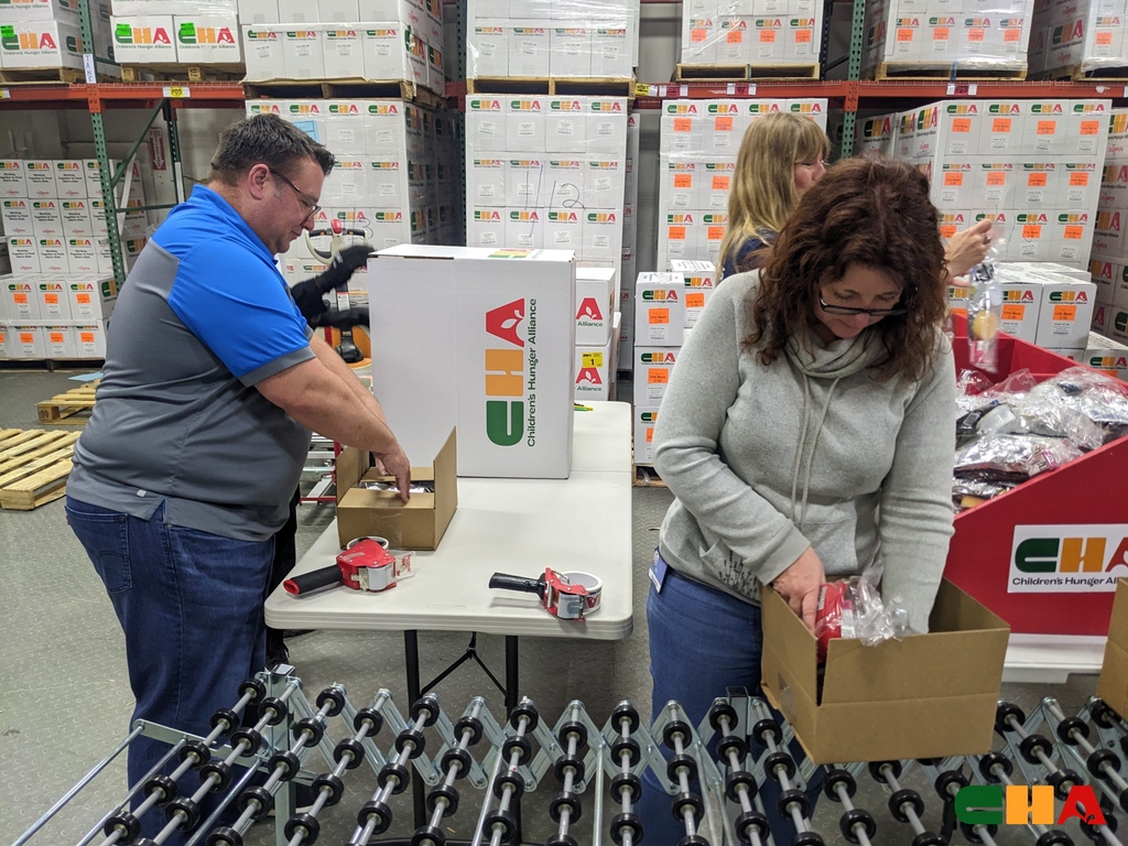 CHAOhio's tweet image. 🙌🥪 Thank you to @Chase for packing meals with us! ⁠
⁠
1 in 5 children in Ohio may not know where their next meal will come from. They packed: 𝟴,𝟲𝟱𝟬 total meals for children all over Ohio! Thank you again Chase employees for your hard work.

#Chasebank #Chase #hunger