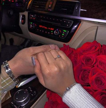 كوني بخير..
فما أحببت ثانية...
ولا عزمت كما قالوا..........

#عيد_ميلاد #غائبي #خواطر #بوح #مشاعر