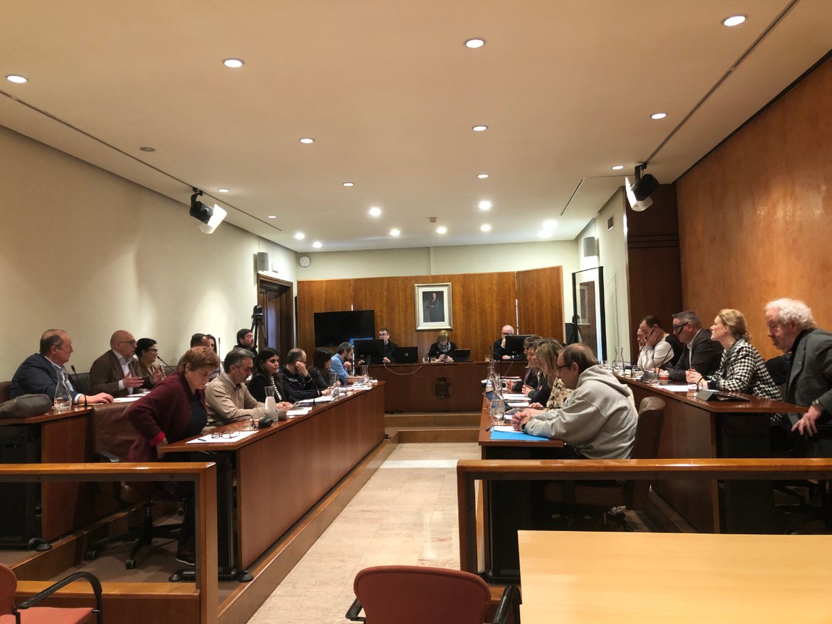 AytoAviles's tweet photo. 🤝 Aquí puedes consultar los acuerdos del Pleno ordinario de febrero que se ha celebrado hoy ➡️ https://t.co/bL2CvIqDnl https://t.co/aLpU4vr57Q