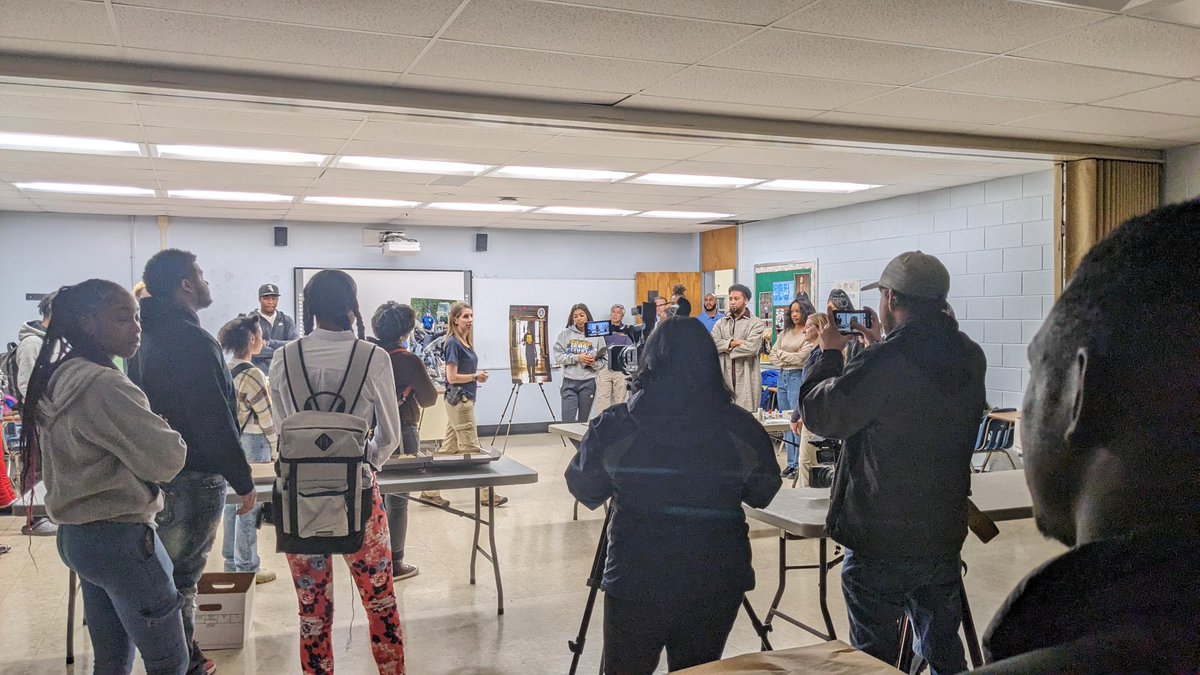 #ICYMI The #FBI visited <a href="/Livingstone1879/">Livingstone College</a> to talk about the many career opportunities the bureau can offer. We made sure they knew about our college internship program too! Here's a local story about the event by <a href="/Queen_City_News/">Queen City News</a> 
qcnews.com/news/local-new…