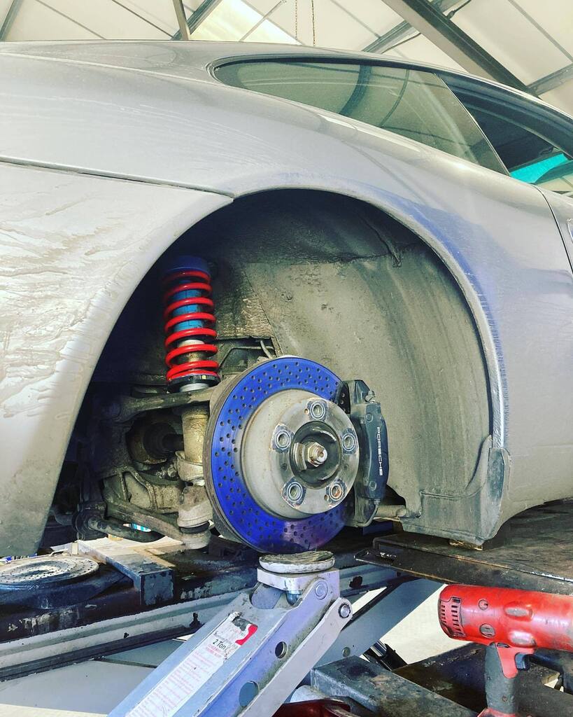 More development here, the CGGT kit for the 996 C2 is going through another evolution before we can sign it off. Developed with <a href="/bilsteinuk/">Haloperformance</a> and @eibach_springs_uk this is a bespoke suspension kit designed especially for British roads. 

After driving 100… instagr.am/p/CoxAeKWIRR5/