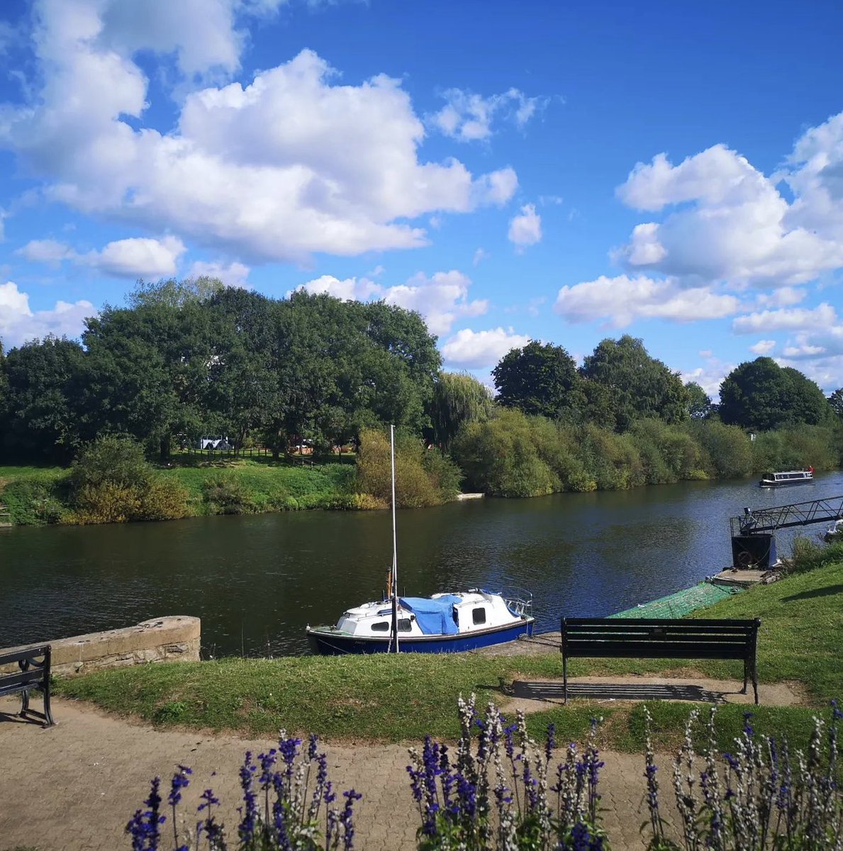Check out our walking pages for weekend walk inspiration. Whether you fancy trekking up the hills, a relaxing walk by the river or simply a stroll and a coffee in our bustling town centres, we’ve got it covered!

visitthemalverns.org/things-to-do/w…
<a href="/VisitWorcs/">Visit Worcestershire</a> #visitthemalverns #getoutside