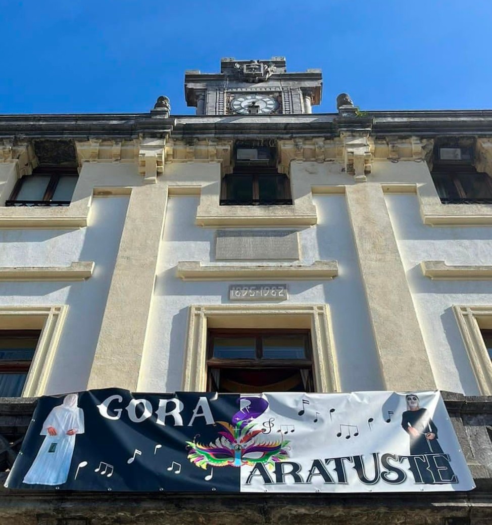 Gora Aratuste Mundakarra!! 🎭 <a href="/MundakaTurismo/">MundakaTurismo</a>