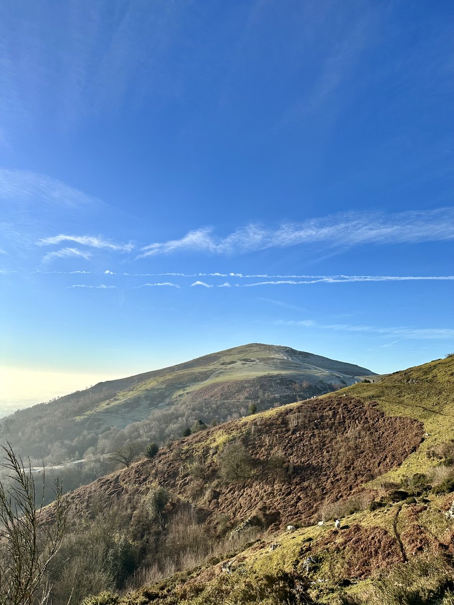 TheMalvernsTIC's tweet photo. Check out our walking pages for weekend walk inspiration. Whether you fancy trekking up the hills, a relaxing walk by the river or simply a stroll and a coffee in our bustling town centres, we’ve got it covered!

https://t.co/nCfPRzs9IZ
@VisitWorcs #visitthemalverns #getoutside https://t.co/sTDVnanzJz