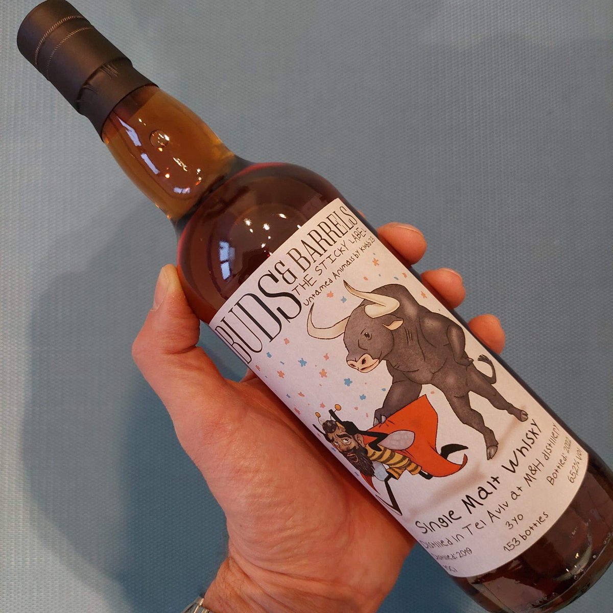 ShiltonAlmeida's tweet image. Check this out!!

@milkhoneywhisky single cask bottled by Klubb23 for Buds and Barrels budsandbarrels.com in Belgium 🇧🇪 
That label 😍😂🥃

#thestickylabel 
#milkandhoneywhisky 
#singlecask 
#strcaskmatured 
#limitedavailability 
#lovethatlabel