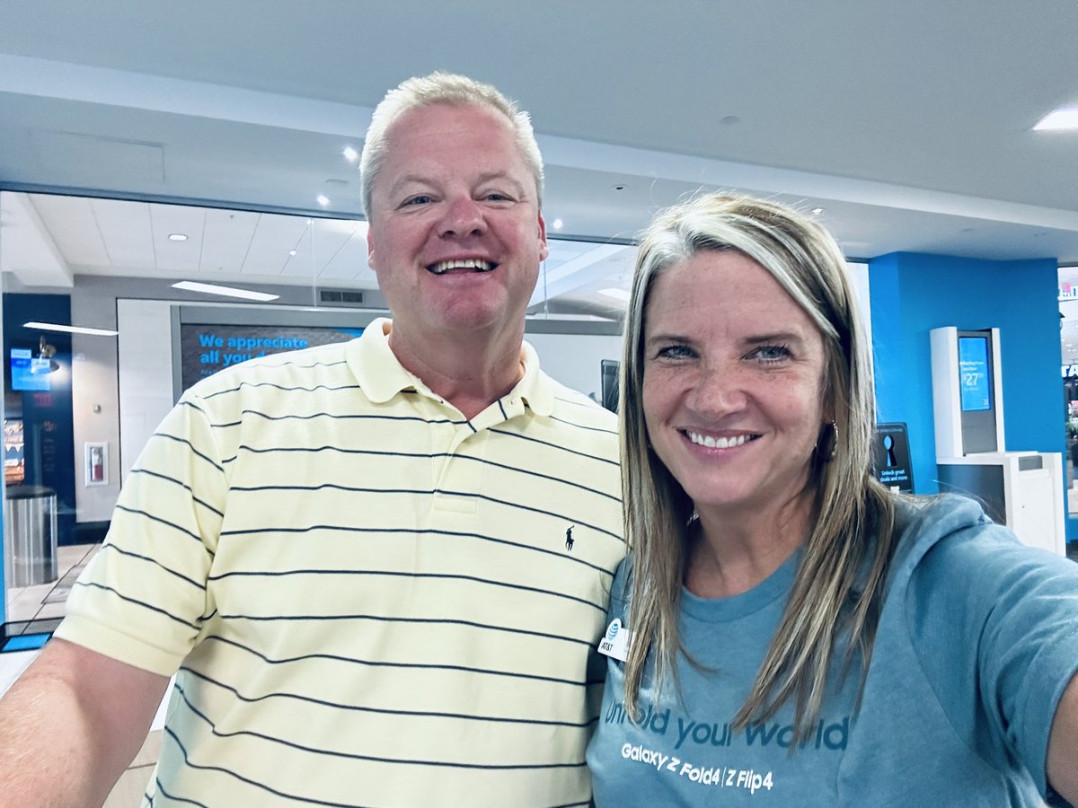 Cindy Hollowell tweet media