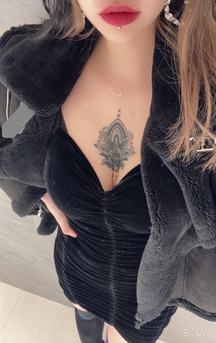 지금.. 다들 어디예요???
노올자!!!
.
#트린이 #입술 #타투 #섹트 #맘눌뎀