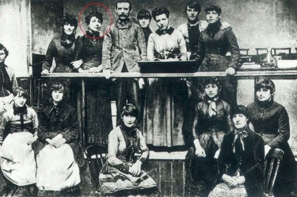 rupertbu's tweet photo. We know her today as #SamJohnson, but her grandmother was #SarahChapman, one of the prime movers of "@TheMatchgirls At The @HanburyHall", and her lecture takes place on 7th March, part of the series brought to us by @SpitalfieldsSoc
 ht @thegentleauthor

https://t.co/PkRFx6opYw https://t.co/DhrhsNWihG